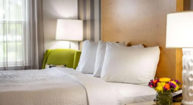 Номер Standard с балконом Best Western Plus Dixon Davis