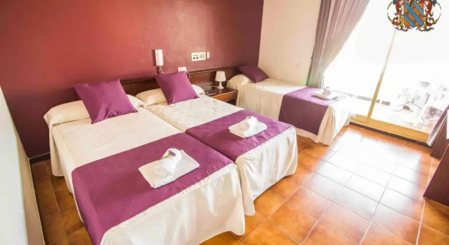 Трёхместный номер Standard с балконом Hotel Victoria Spa & Splay Center