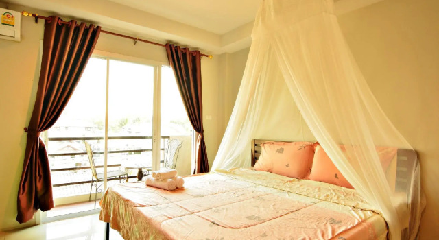 Be Rich Hotel, Забронировать Отель Бангсэн Чонбури