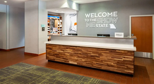 Hampton Inn & Suites St. Louis at Forest Park, Забронировать Отель Отели Сент-Луис с бассейном, Бассейн