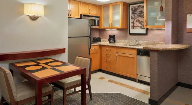 Люкс c 1 комнатой с частичным видом Residence Inn by Marriott Gravenhurst Muskoka Wharf