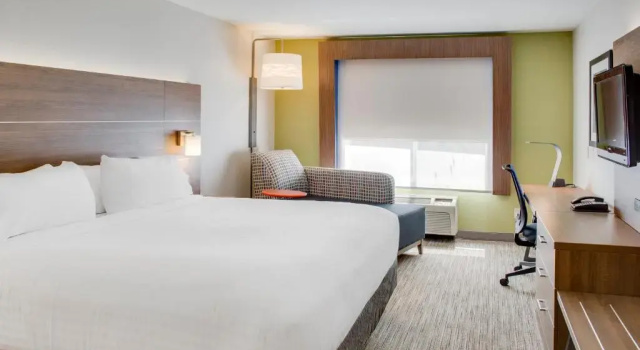 Люкс c 1 комнатой Holiday Inn Express Hotel & Suites Chickasha by IHG