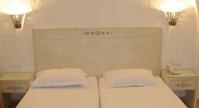 Четырёхместный номер Standard с балконом Hotel Menara