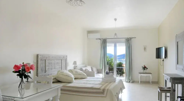 Студия с балконом и с видом на море Triantafilia Guesthouse