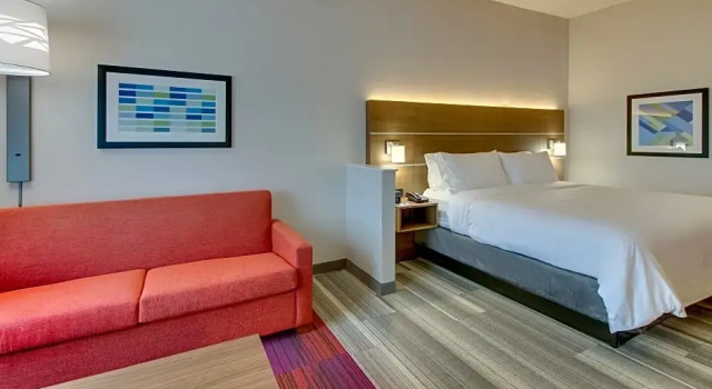 Двухместный люкс c 1 комнатой Holiday Inn Express & Suites - Nashville MetroCenter Downtown by IHG