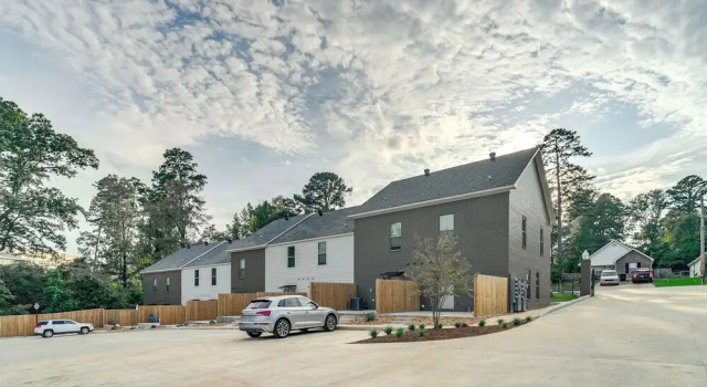 Walk to Louisiana Tech: Ruston Townhome, Забронировать Отель Растон Луизиана