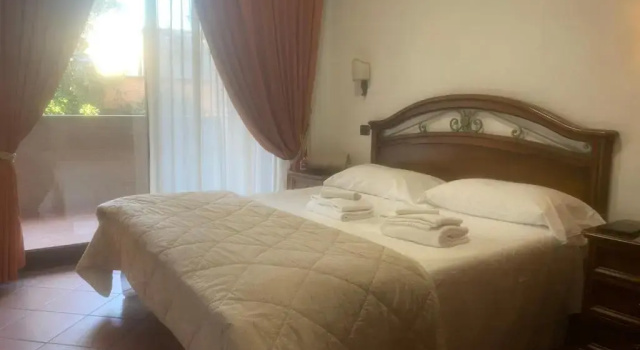 Четырёхместный номер Standard с балконом EURO HOUSE INN airport