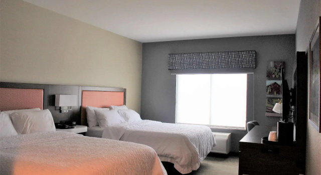 Четырёхместный номер Standard Hampton Inn Lexington
