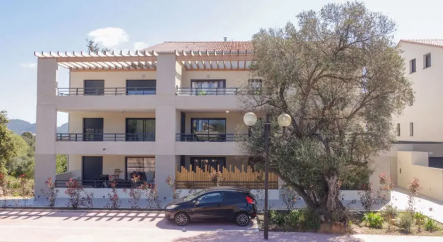 Studio Côté Sud 29, Забронировать Отель Отели South Corsica с парковкой, Парковка