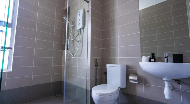 Cheerful 3-bedroom townhouse for 9 pax Kajang, Забронировать Отель Семених Селангор