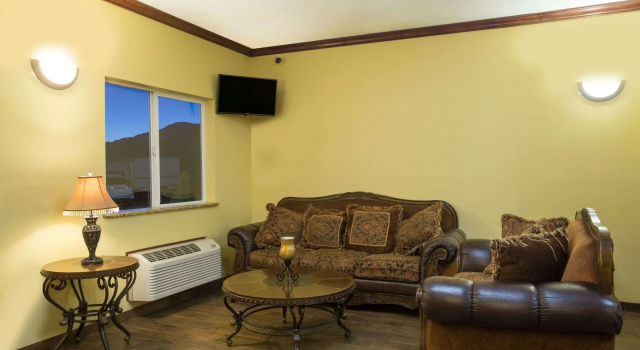 Days Inn by Wyndham Hurricane/Zion National Park Area, Забронировать Отель Харрикейн Национальный парк Зайон