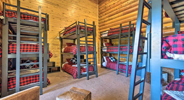 Коттедж Grand Mountain Retreat in Angel Fire w/ Game Room!