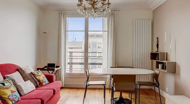 Bright Etoile Bright 2 bed Close to Eiffel Tower Arc the Triomphe et Champs Elysees, Забронировать Апартаменты/квартира Отели Парижа с завтраком, рядом с Курсель, Завтраки