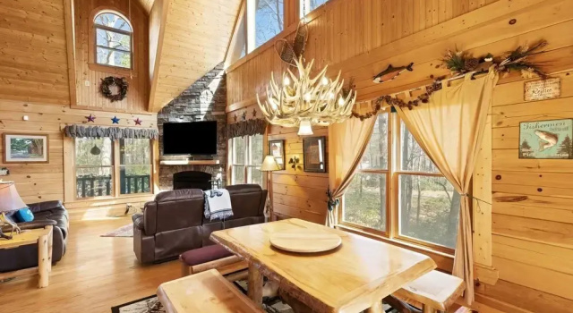 New To Vrbo-lake Lure-hot Tub-rumbling Bald Resort 3 Bedroom Cabin by Sunscape Property Management, Забронировать Курортный отель Отели Лейк-Лур 3 звезды, 3*