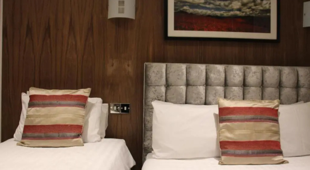 Трёхместный номер Standard Cheshire Hotel Central London