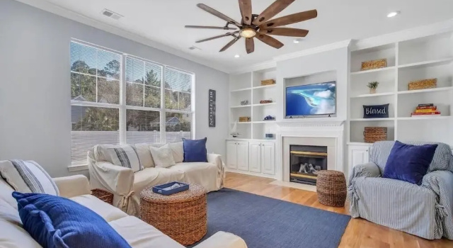 Коттедж Coastal Quarters in Bluffton - Dog Friendly! Bluffton Park Lowcountry Charmer