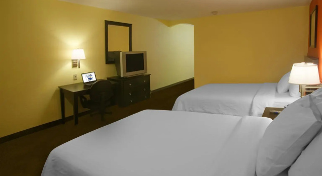 Четырёхместный номер Standard Americas Best Value Inn Waco - Franklin Avenue