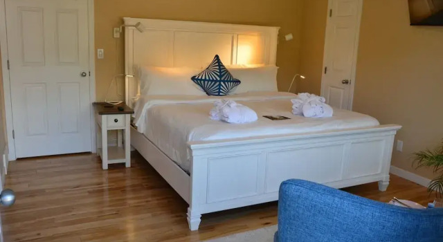 Salish B&B and Spa, Забронировать Курортный отель Уэст-Келоуна Okanagan Valley