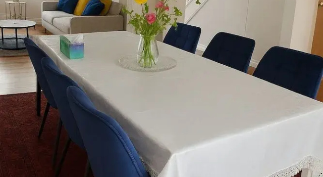 Коттедж House in Brighton & Hove With Parking