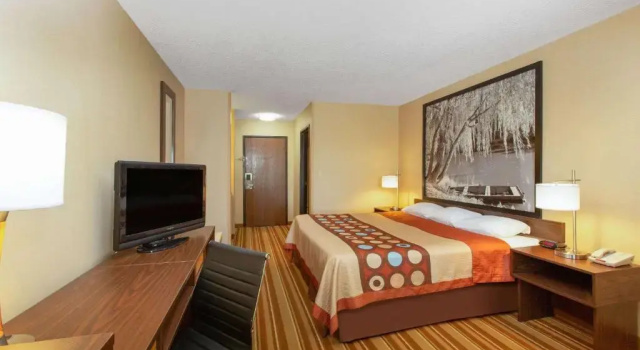 Четырёхместный номер Standard Super 8 by Wyndham Salina I-70