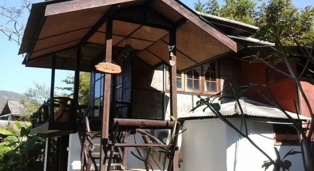 Четырёхместный номер Economy с балконом Chang Pai Garden