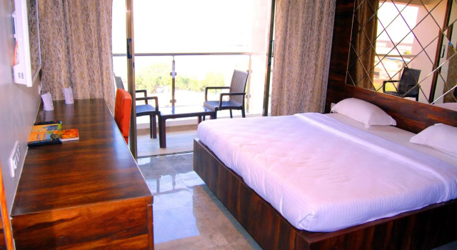 Apaar Hotel
