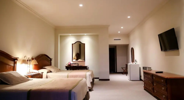 Четырёхместный номер Superior с балконом Hotel Los Parrales