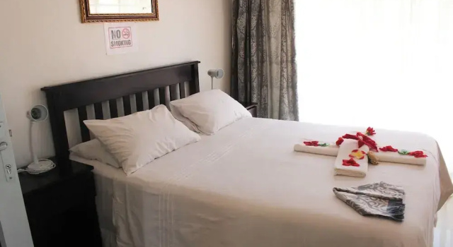 Mosele wa Pula Guesthouse, Prenota Hotel Rustenburg North West