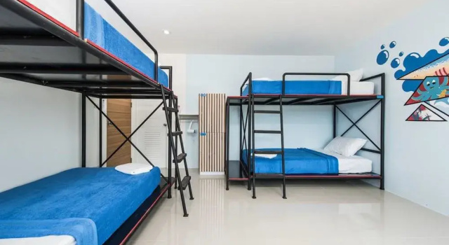 Slowlife Beach - Hostel, Забронировать Хостел Най-Янг-Бич Пхукет