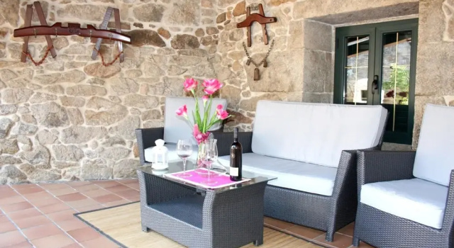 House With 5 Bedrooms in Cuntis, With Wonderful Lake View, Private Poo, 预订 酒店 Cuntis Pontevedra Province