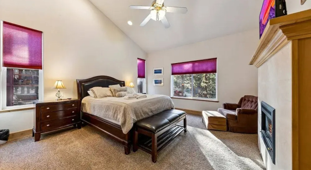 Коттедж 1800 High Meadows Trail 4 Bedroom Home by RedAwning