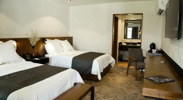 Четырёхместный номер Standard Hotel Marielena