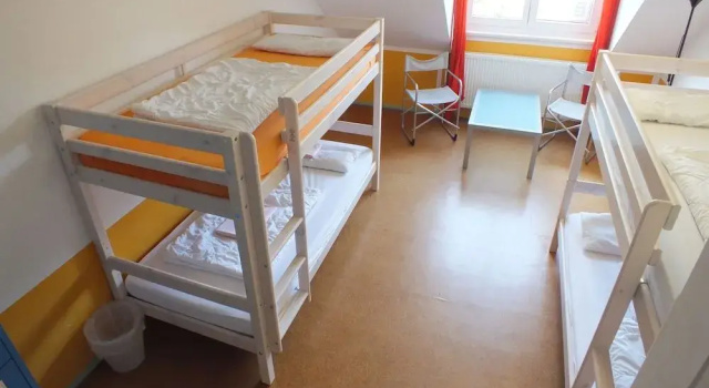 Max Hostel