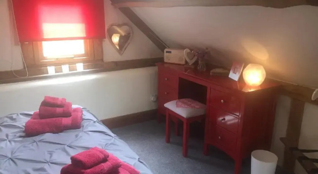 Коттедж c 1 комнатой Soldiers Cottage, with HOT TUB, dog friendly, great views