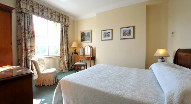 French Horn Hotel, Забронировать Отель Рединг Беркшир