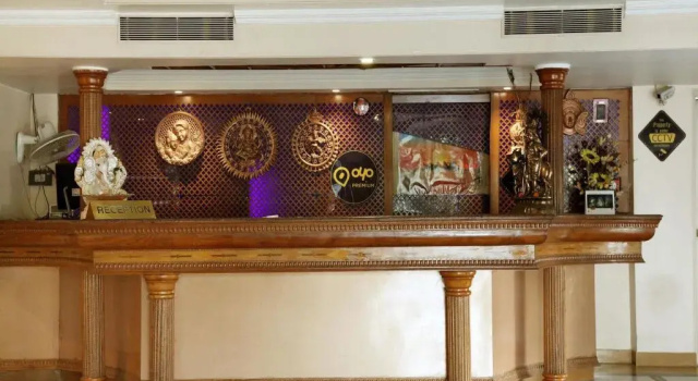 OYO Premium High Court Allahabad, Забронировать Отель Праяградж 