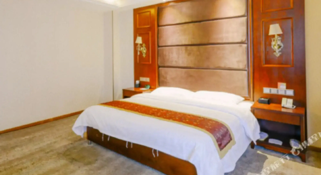 Starway Hotel (Changji Dongfang Plaza)