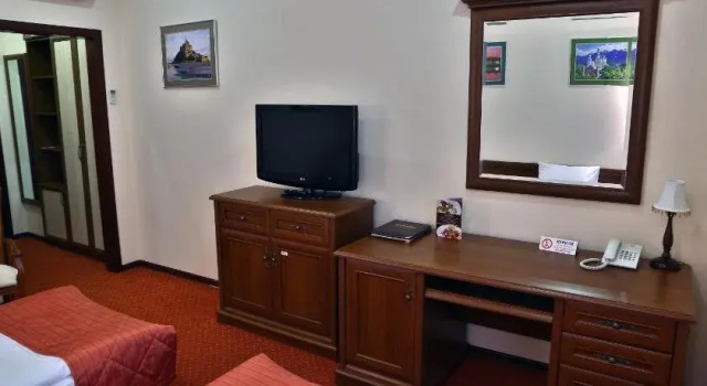 Hotel Ukraine Rivne, Đặt Khách sạn Rivne Rivne