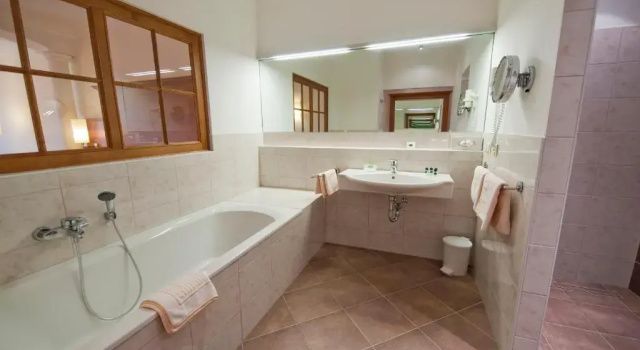 Полулюкс Gartenhotel & Weingut Pfeffel Dürnstein