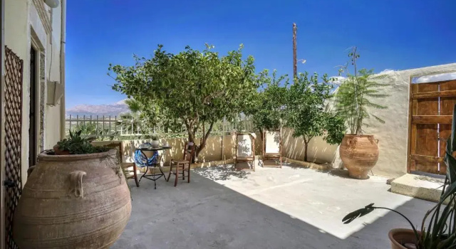Апартаменты c 1 комнатой Serenity Courtyard village apartment