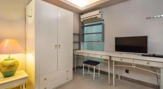 Четырёхместные апартаменты с 2 комнатами Sejuk Suites
