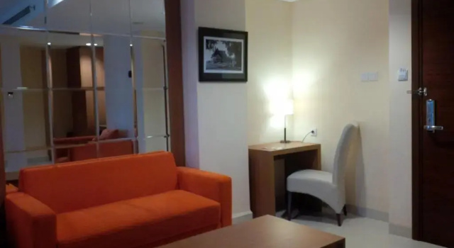 Полулюкс Ijen Suites Resort & Convention