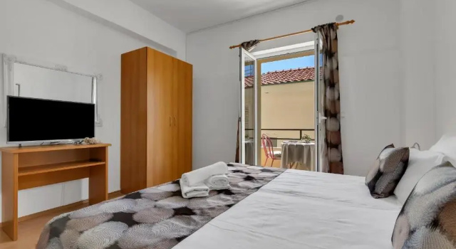 Студия с балконом Apartment Caluna