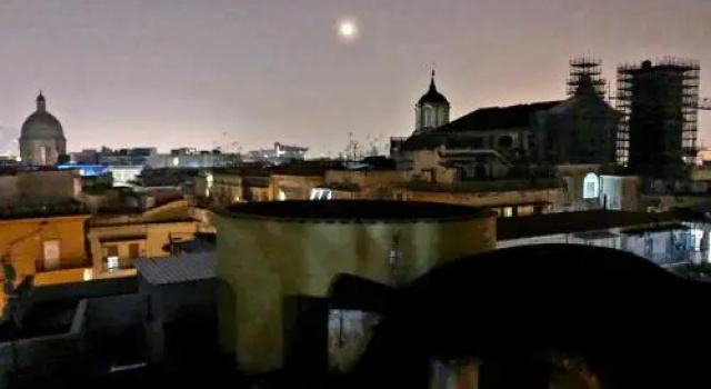 I Tetti Del Centro Storico, Забронировать Отель Отели Неаполя с парковкой, рядом с Дуомо, Парковка
