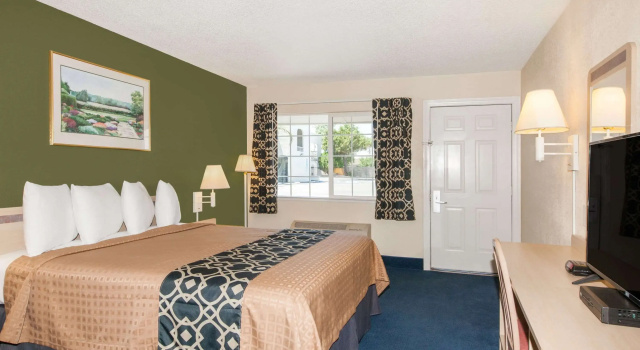 Travelodge by Wyndham Los Banos CA