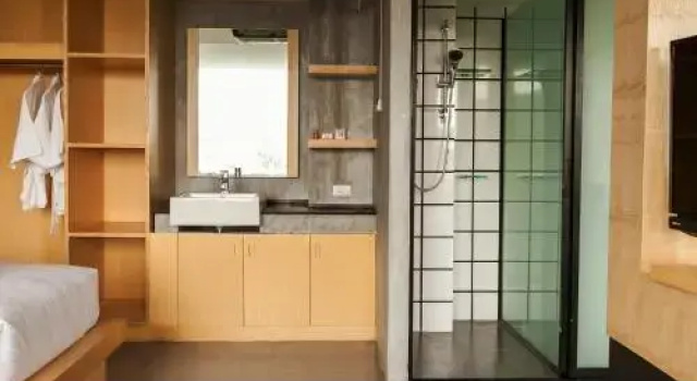 B2 Phuket Boutique & Budget Hotel