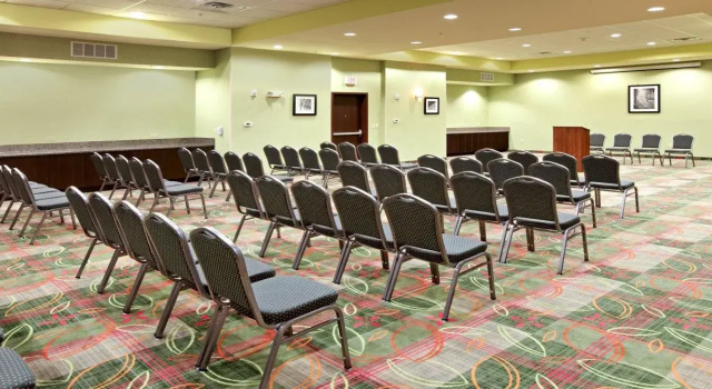 Holiday Inn Garland by IHG, Забронировать Отель Гарленд Dallas - Fort Worth Metropolitan Area