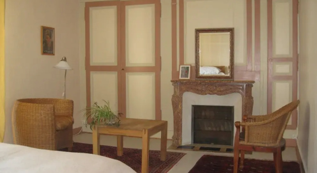 Chambres d'hôtes au Petit Bois, Забронировать Отель Шато-ла-Вальер 