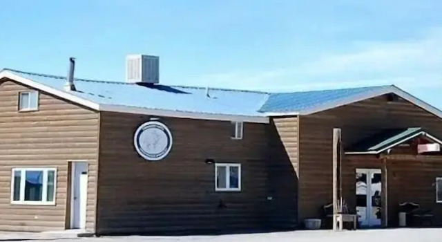 Tenderfoot Cabins & Motel, Забронировать Мотель Уайт Сулфур Спрингс штат Монтана