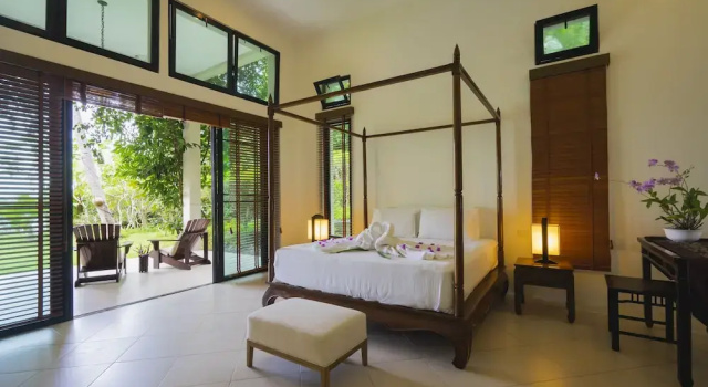 Вилла Luxury Beach Front Noble House Villa